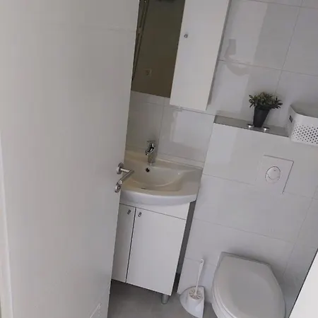 Apartman Ema *
