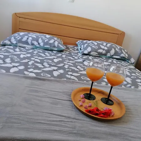 Apartman Ema *